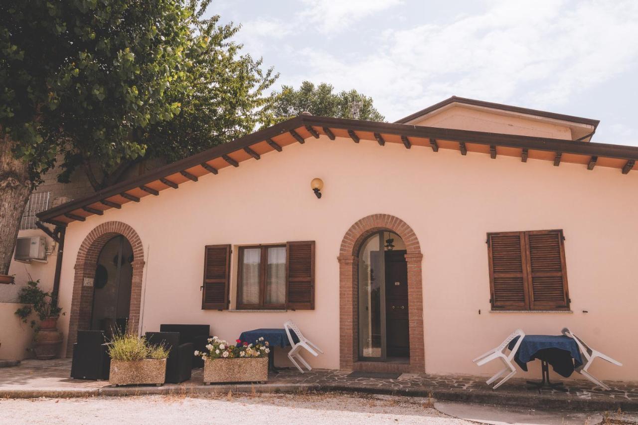 فيلا Agriturismo Le Francesche نوسيرا أومبرا المظهر الخارجي الصورة